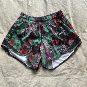 Lululemon hotty hot lined shorts